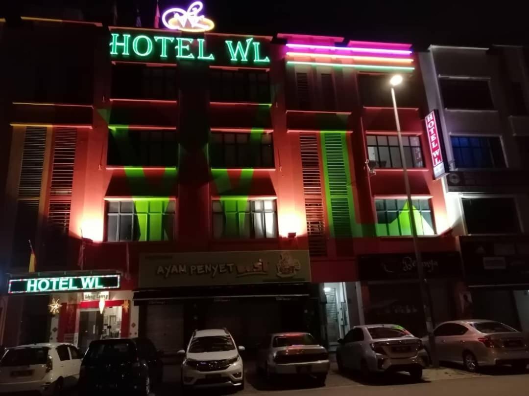 Wl Hotel Kampung Baharu Sungai Buluh Exterior foto